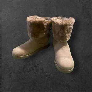 Cozy Tan Fur-Lined Women's Boots